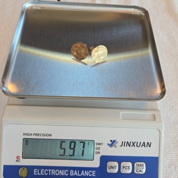 Vintage Elegant 14k Yellow Gold Cuff Links w/ floral design - Picture 6 of 6